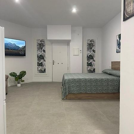 Fantastico Piso A 5 Minutos De La Estacion De Bus Y Tren A Metros De La Playa Apartment Malaga Luaran gambar
