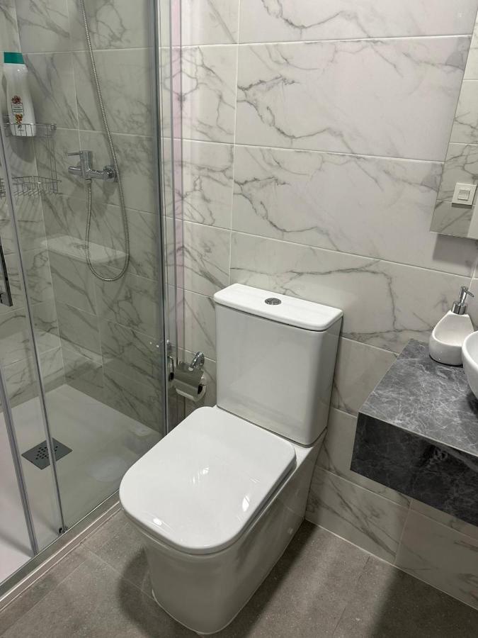 Fantastico Piso A 5 Minutos De La Estacion De Bus Y Tren A Metros De La Playa Apartment Malaga Luaran gambar