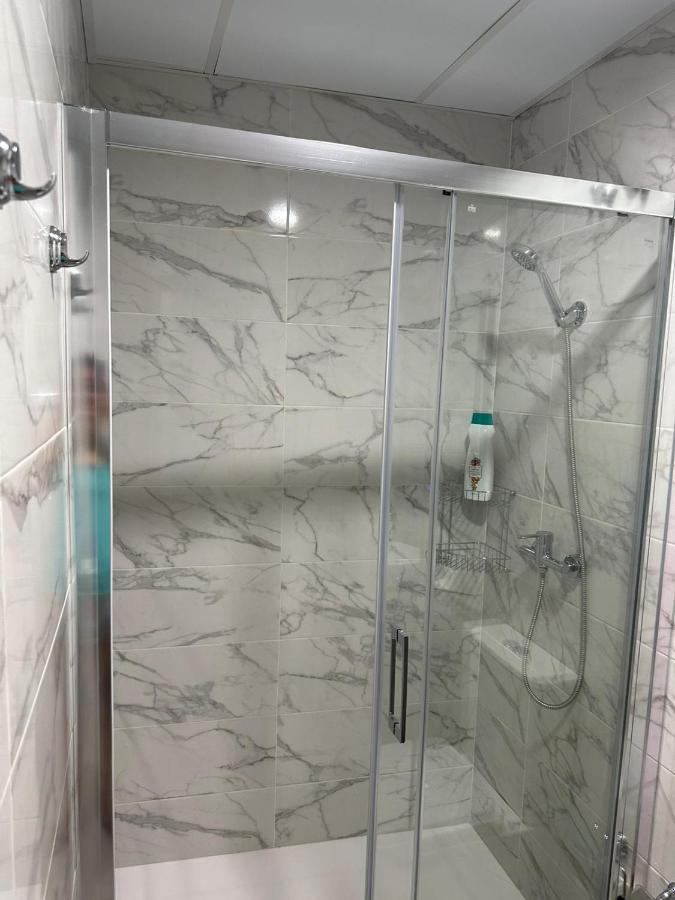 Fantastico Piso A 5 Minutos De La Estacion De Bus Y Tren A Metros De La Playa Apartment Malaga Luaran gambar
