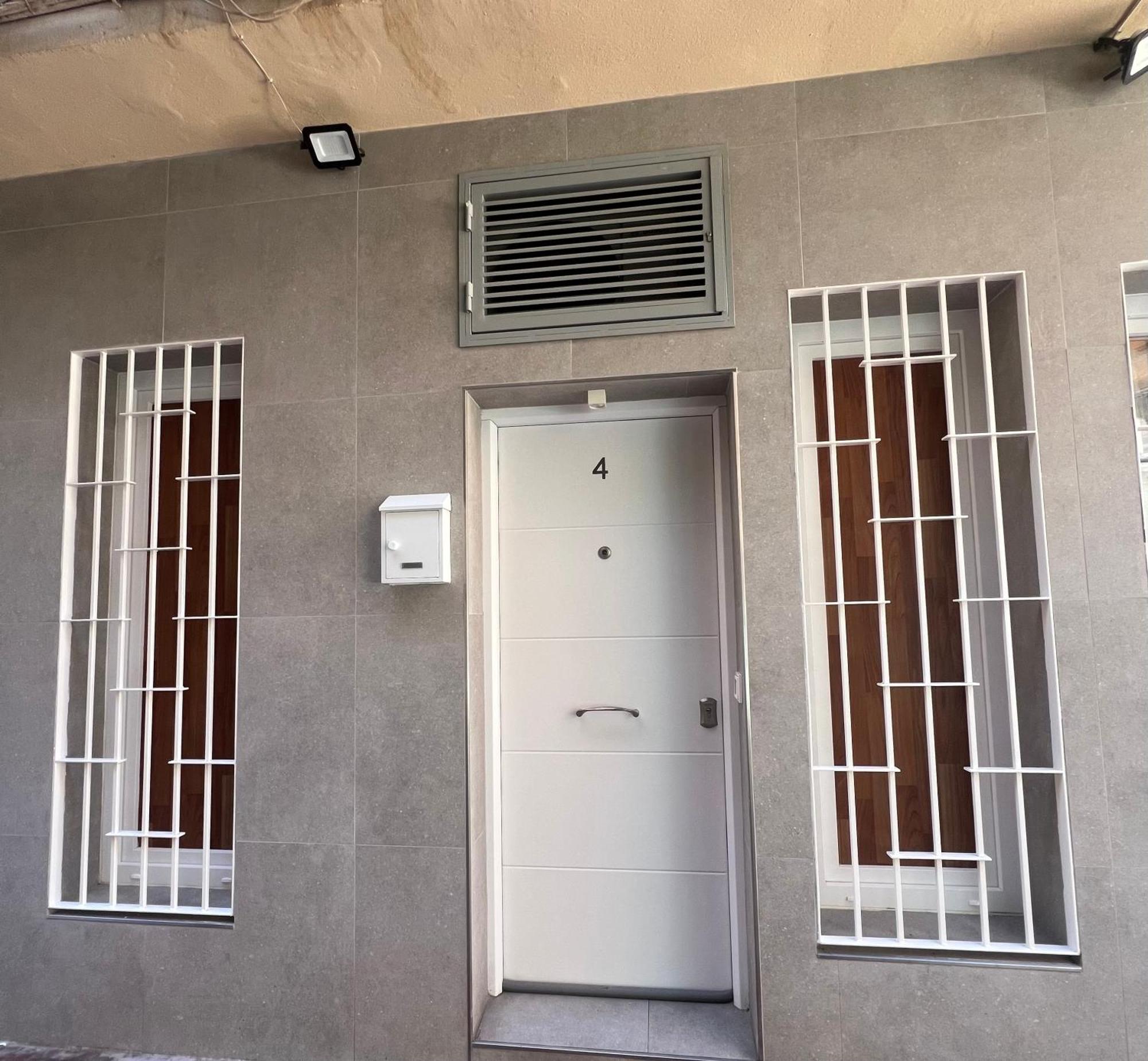 Fantastico Piso A 5 Minutos De La Estacion De Bus Y Tren A Metros De La Playa Apartment Malaga Luaran gambar